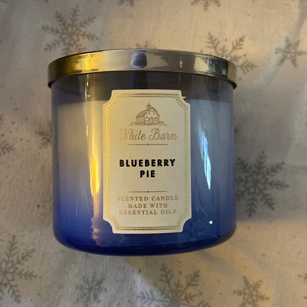 Bath & Body Works Blueberry Pie Candle